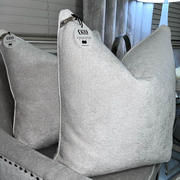 1-NWT CALLISTO HOME TEXTURED VELVET DECORATIVE PILLOWS (Please read description) - Picture 9 of 16